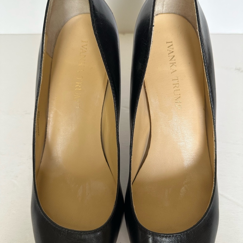 EUC 3” Black Leather Pumps/Heels - Picture 5 of 10